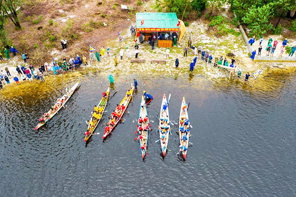 Hội đua thuyền truyền thống Lương Mai 2026