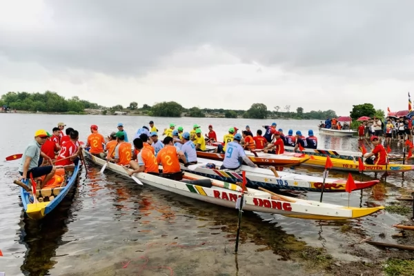 Thông báo lễ hội đua ghe truyền thống Lương Mai 2026